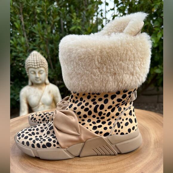 SKECHERS Mark Nason Cow Hair Shearling Leopard Print Pull On Boots Size 6 - Picture 4 of 6
